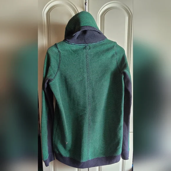 💥 Vintage Lululemon Avenue Pullover - Picture 9 of 11
